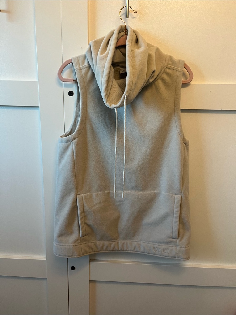 NOBULL Cream Sleeveless Hooded Pullover